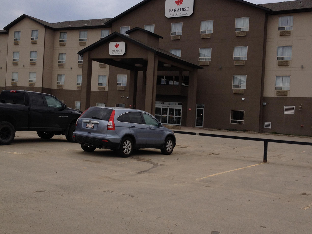 Paradise Inn & Suites Redwater主图