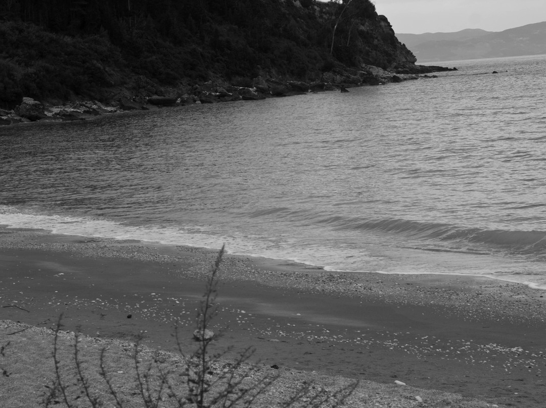 Lourdas (Lourdata) Beach-Lourdata必去景点