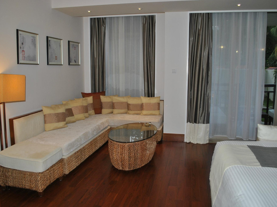 三亚亚龙湾雅高美爵酒店主图