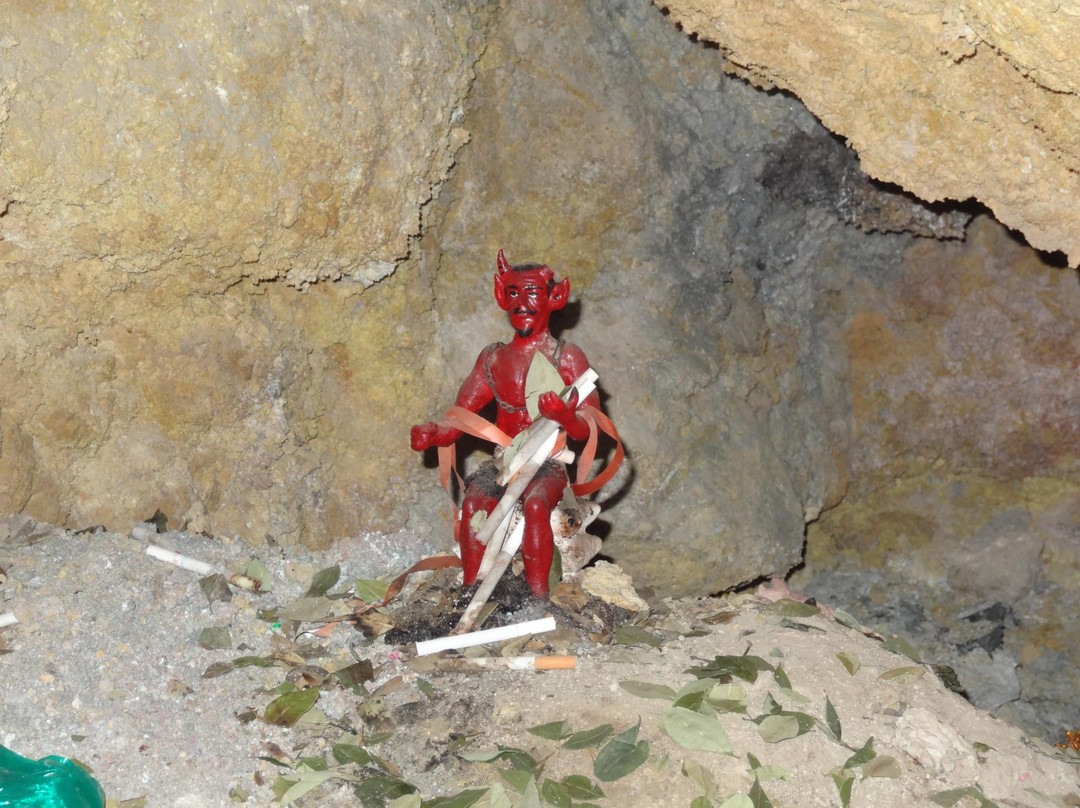 Sanctuary of El Socavon-奥鲁罗必去景点