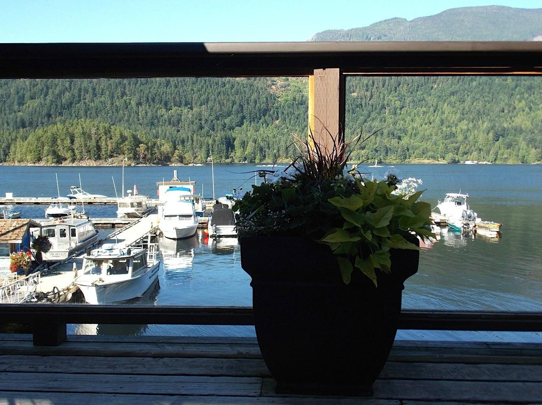 Egmont餐馆和美食-Backeddy Marine Pub