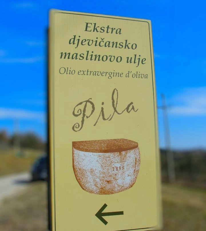 Extra Virgin Olive Oil Pila - OPG Gardos Eleonora景点图片