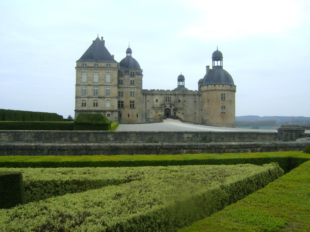 Château de Hautefort景点图片