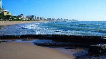 Praia dos Cavaleiros景点图片