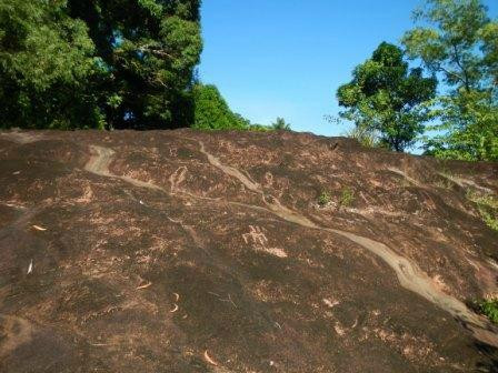 Pohnpaid Petroglyphs景点图片