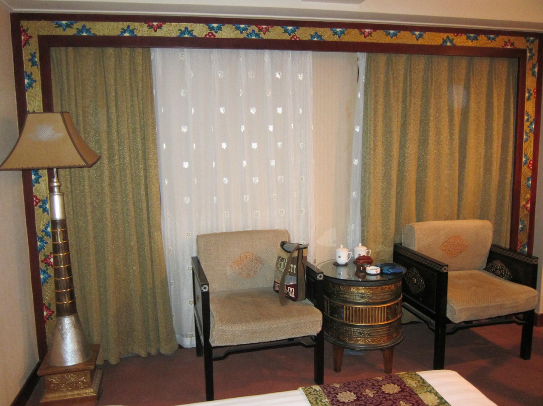 嘉绒大酒店主图