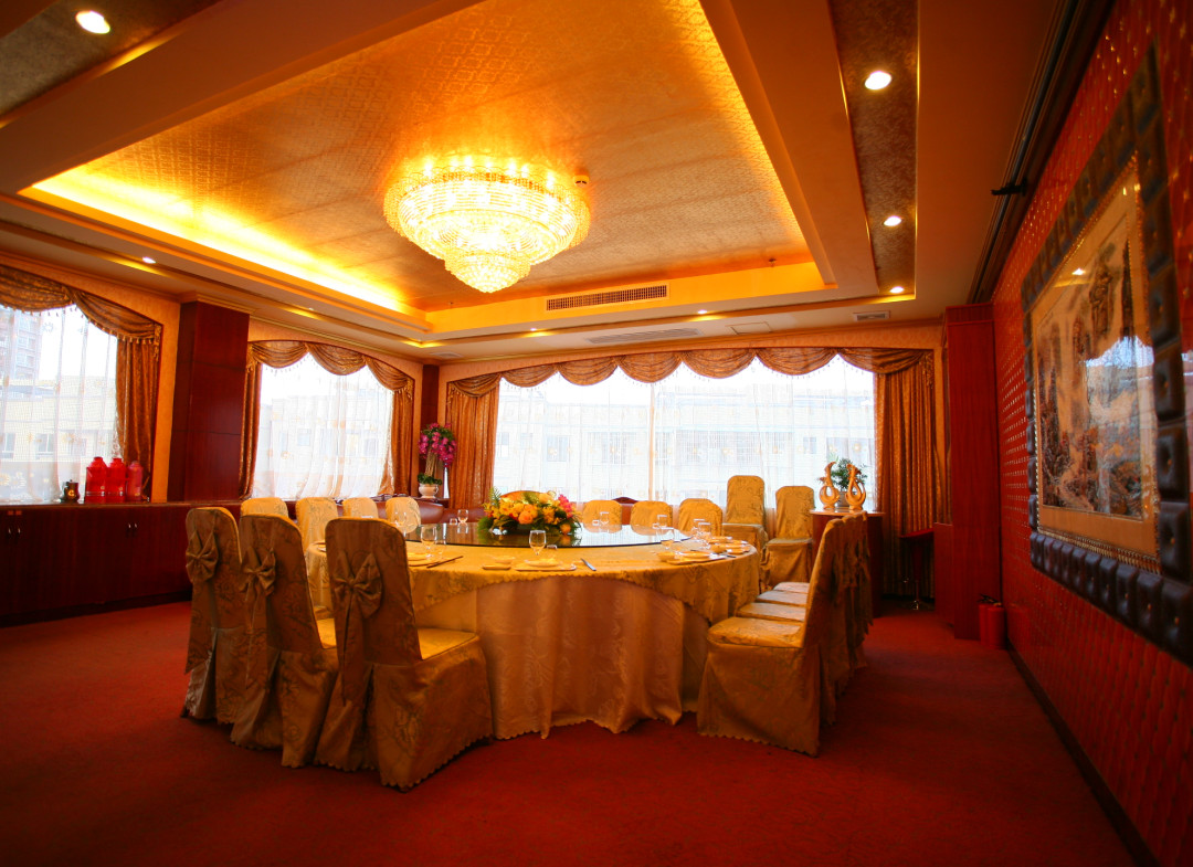 雄州大酒店主图