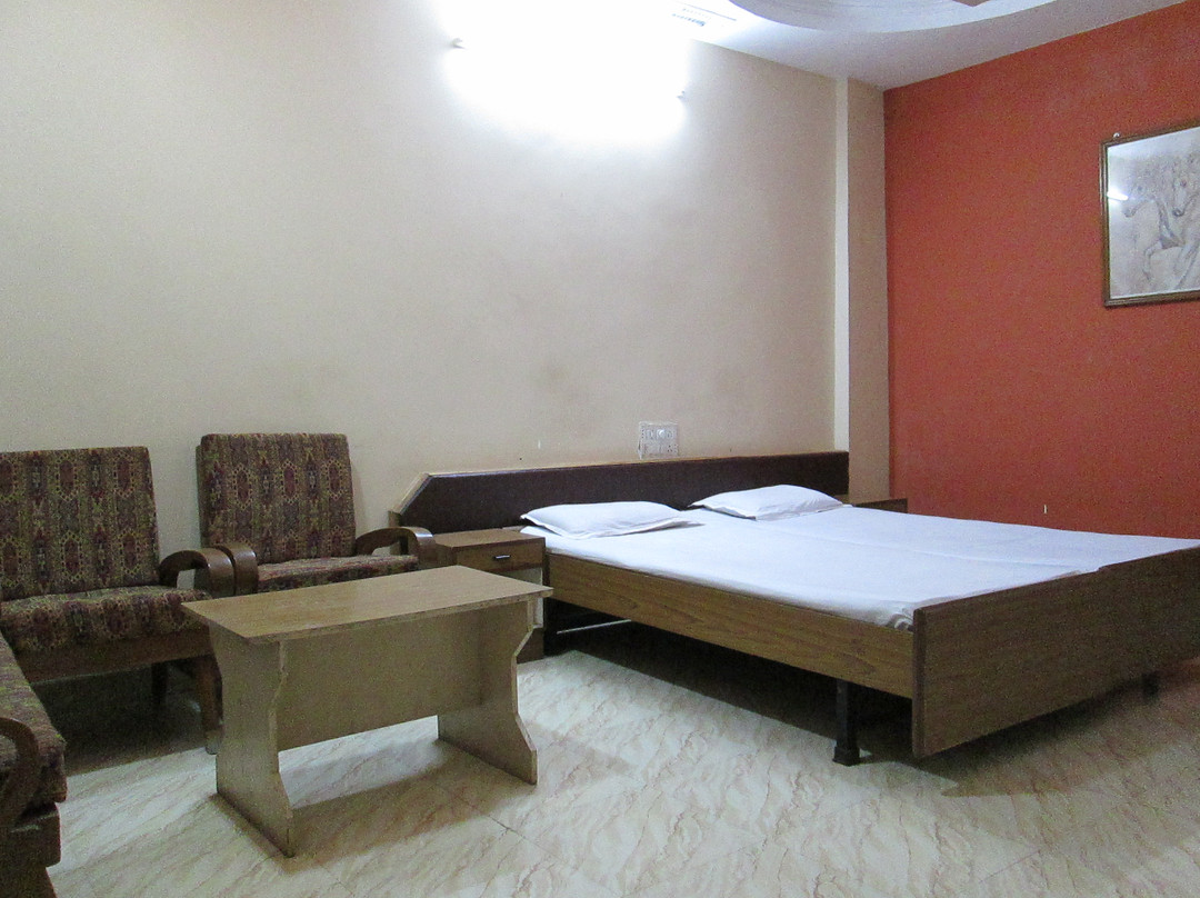 Hotel Dwaraka Deluxe主图