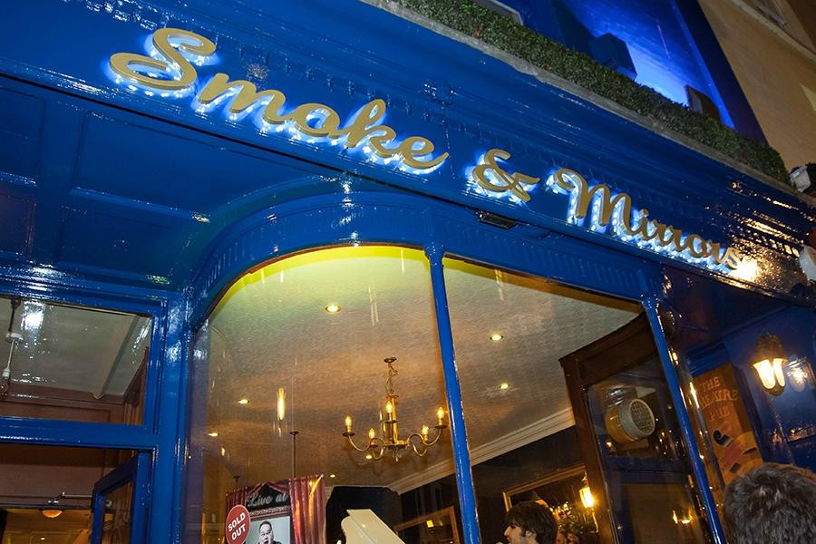 Smoke & Mirrors Comedy & Magic Theatre Pub-布里斯托尔必去景点