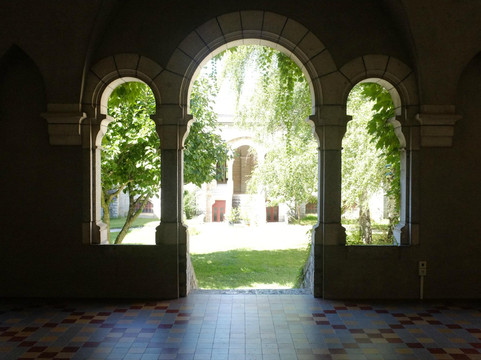 Abbaye Saint Benoît d'en Calcat-Dourgne必去景点