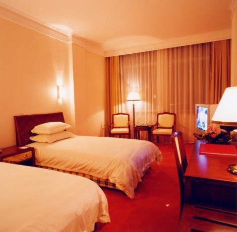 鹤群大酒店主图