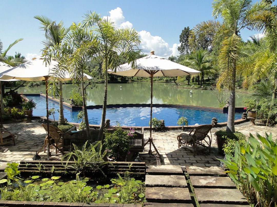 L'Auberge Inn Thaie