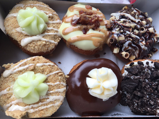 Uniontown餐馆和美食-Peace, Love and Little Donuts of Green