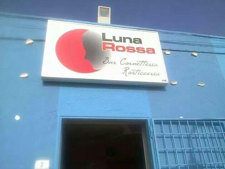 LUNA ROSSA
