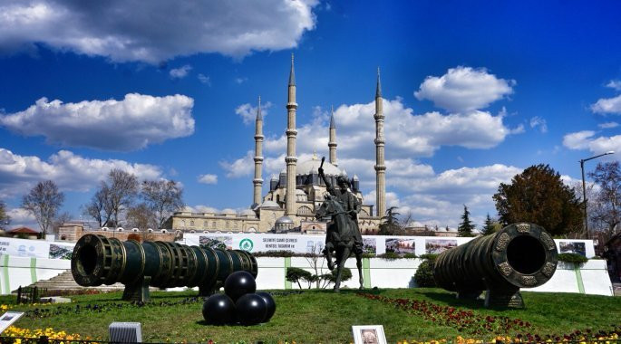 Fatih Sultan Mehmet Heykeli-Edirne必去景点