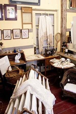 Old Stone Mill Antiques and Treasures-Chepachet必去景点