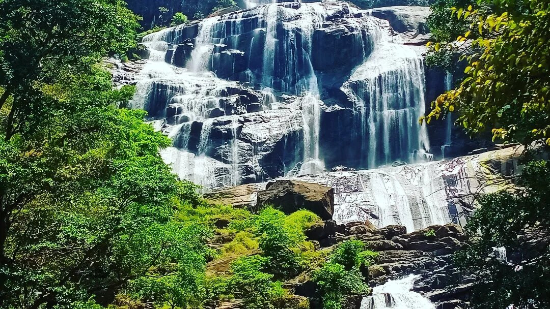 Rathna Ella waterfall景点图片