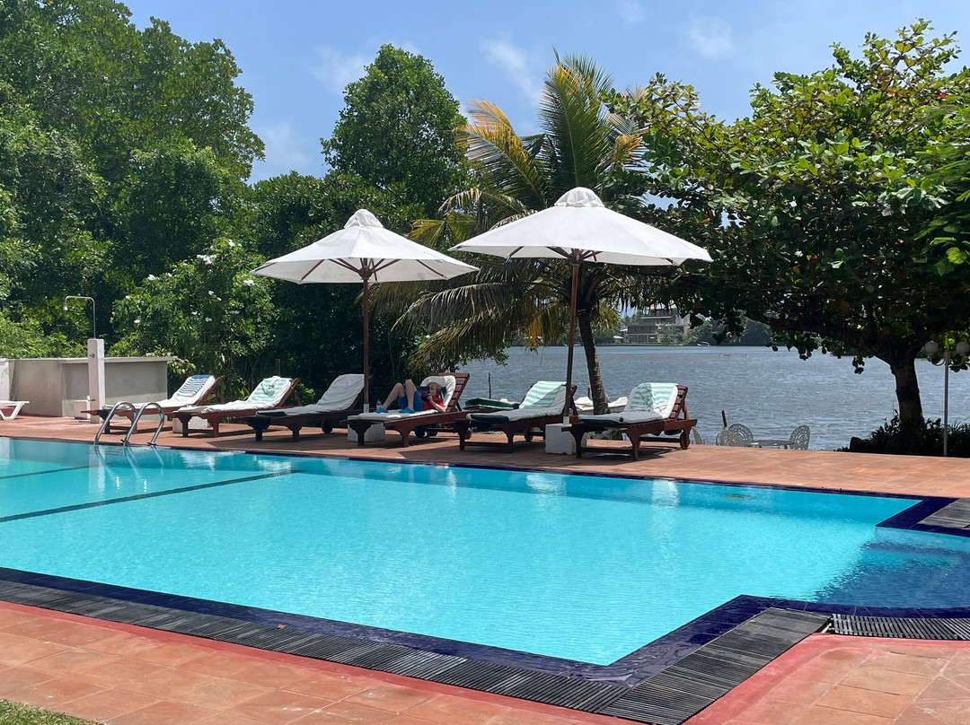 本托塔水滨度假酒店主图