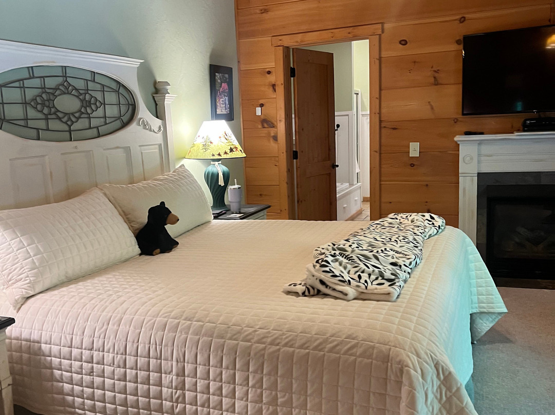 Lazy Bear Lodge主图