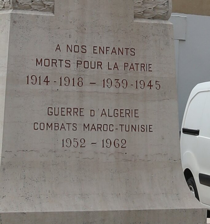 Monument aux morts d'Azé景点图片