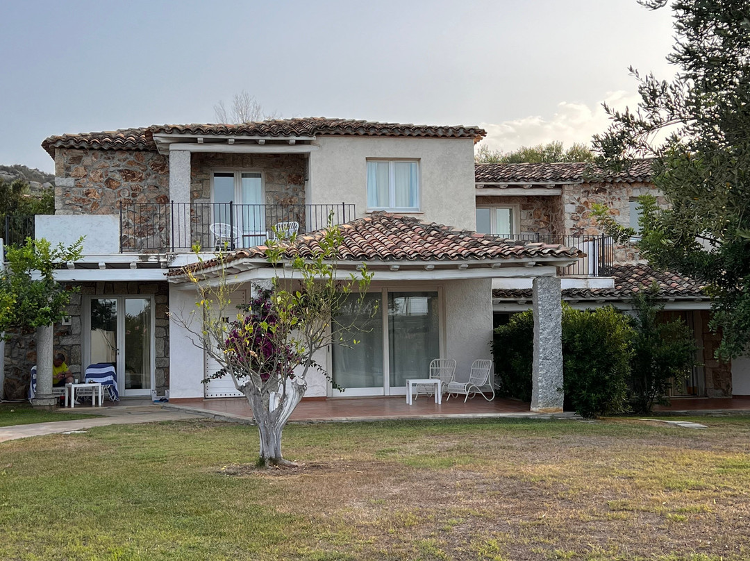 维拉斯别墅度假酒店主图