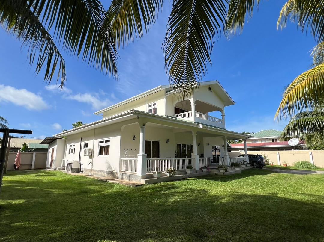 Julie's Holiday Home主图