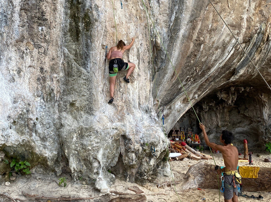Tex Rock Climbing-莱利海滩必去景点