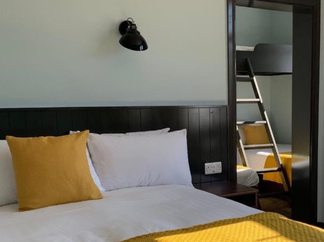 Marine Hotel Ballycastle主图
