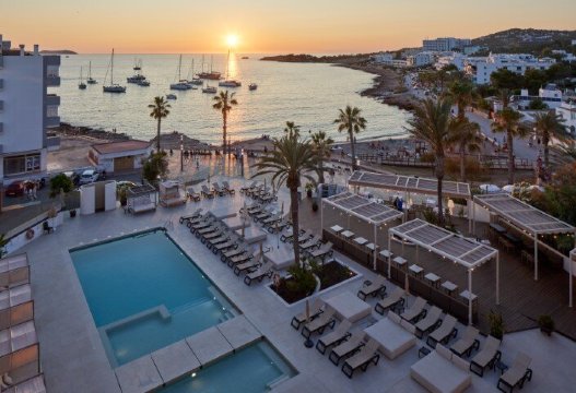 Hotel & Spa Blau Parc-泳池