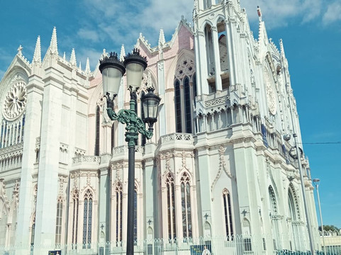 Templo Expiatorio del Sagrado Corazón de Jesús-利昂必去景点