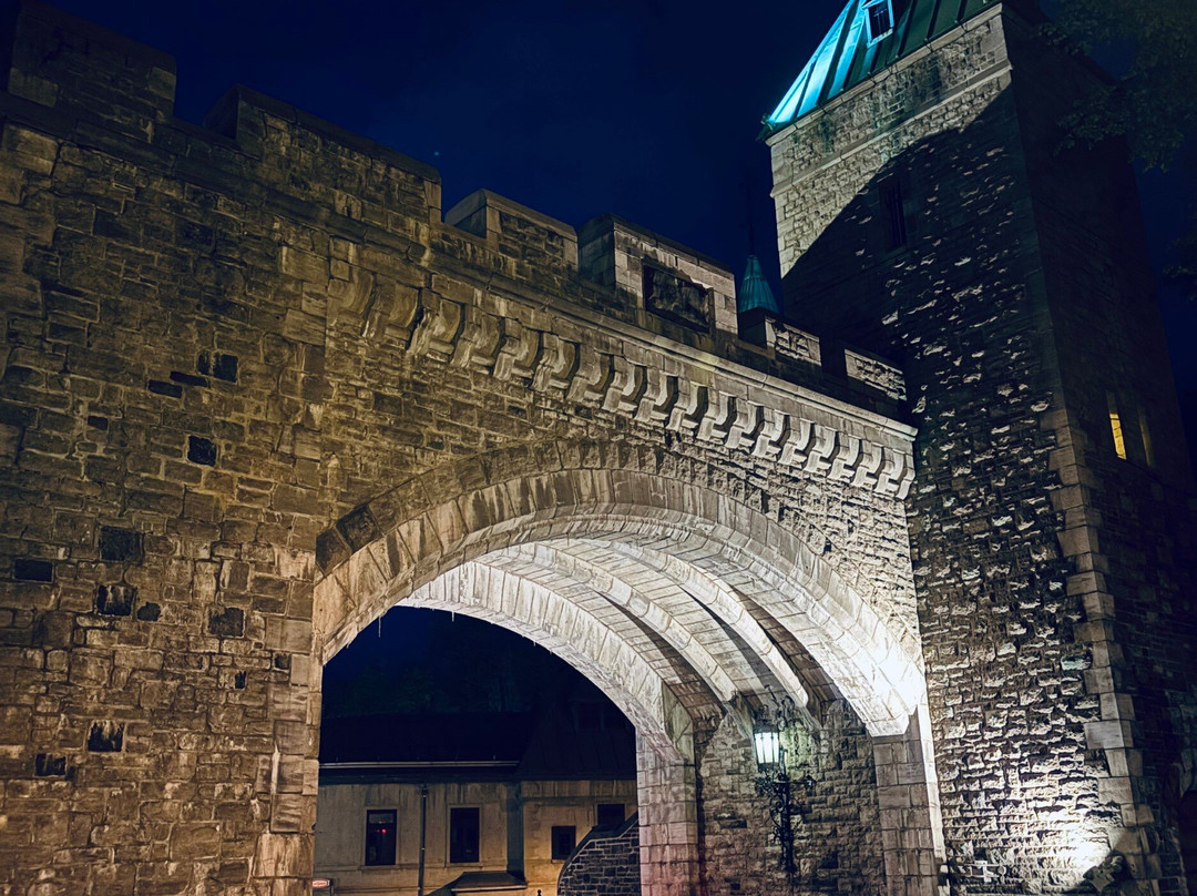 St. Louis Gate (Porte St. Louis)-魁北克市必去景点