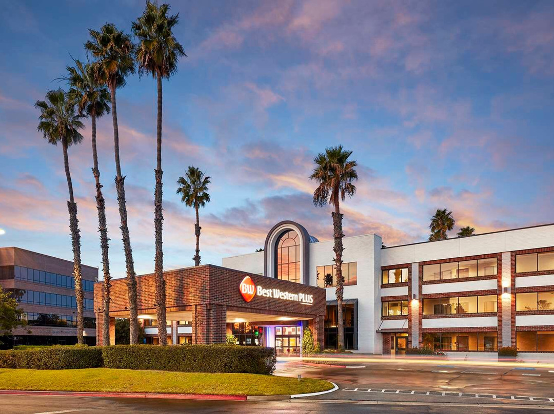 贝斯特韦斯特普拉斯默里迪恩套房酒店