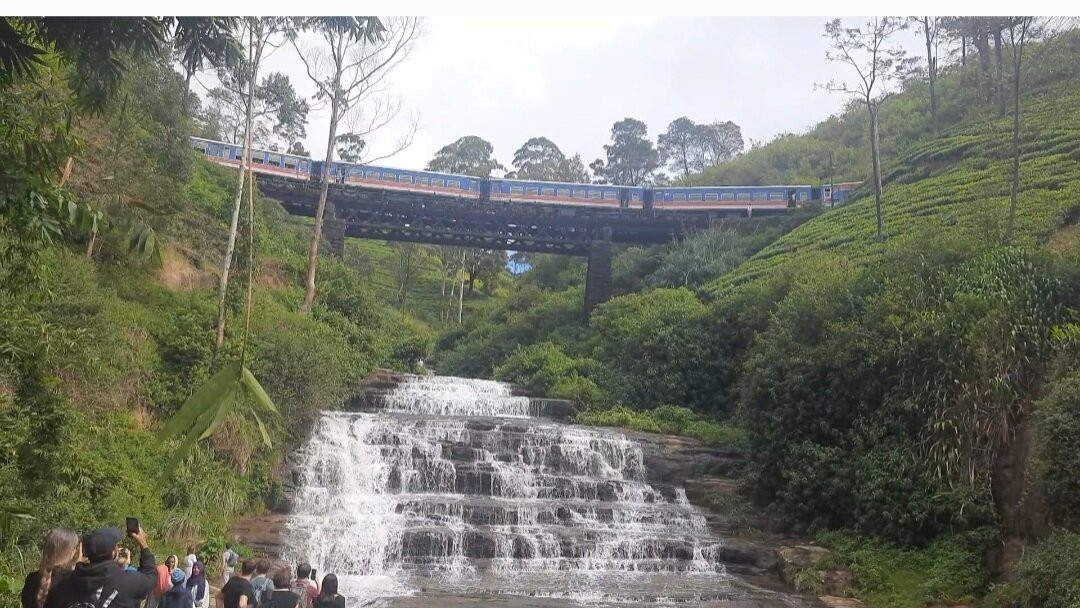 Nanuoya water fall-奴娃拉伊利雅必去景点