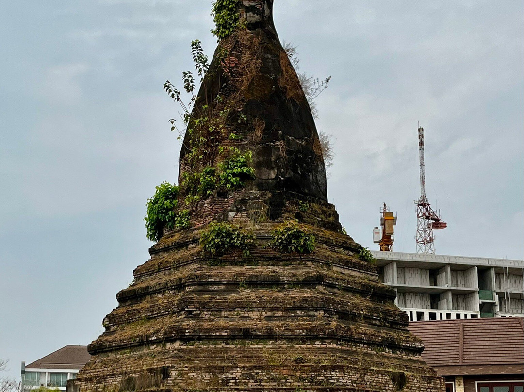 Black Stupa (That Dam)-万象必去景点