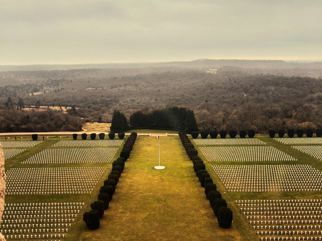 L'Ossuaire de Douaumont-Fleury-Devant-Douaumont必去景点
