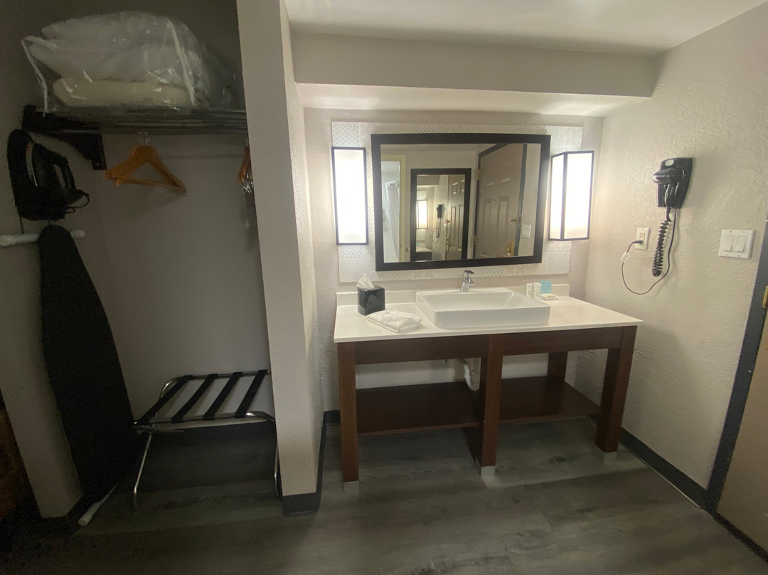 迈阿密肯达尔江山旅馆&套房酒店主图