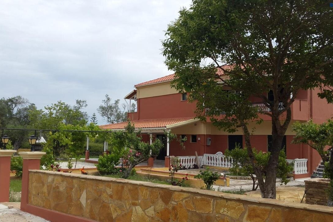 Foteinos Apartments