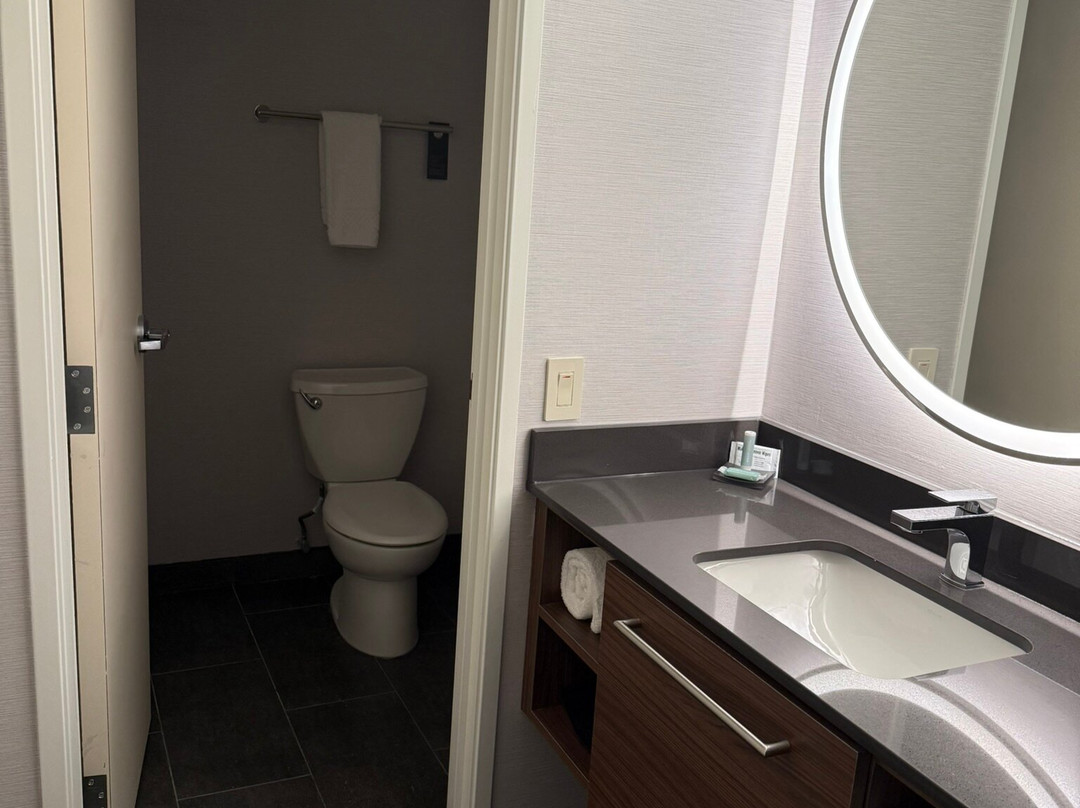 Courtyard by Marriott Cleveland Beachwood主图