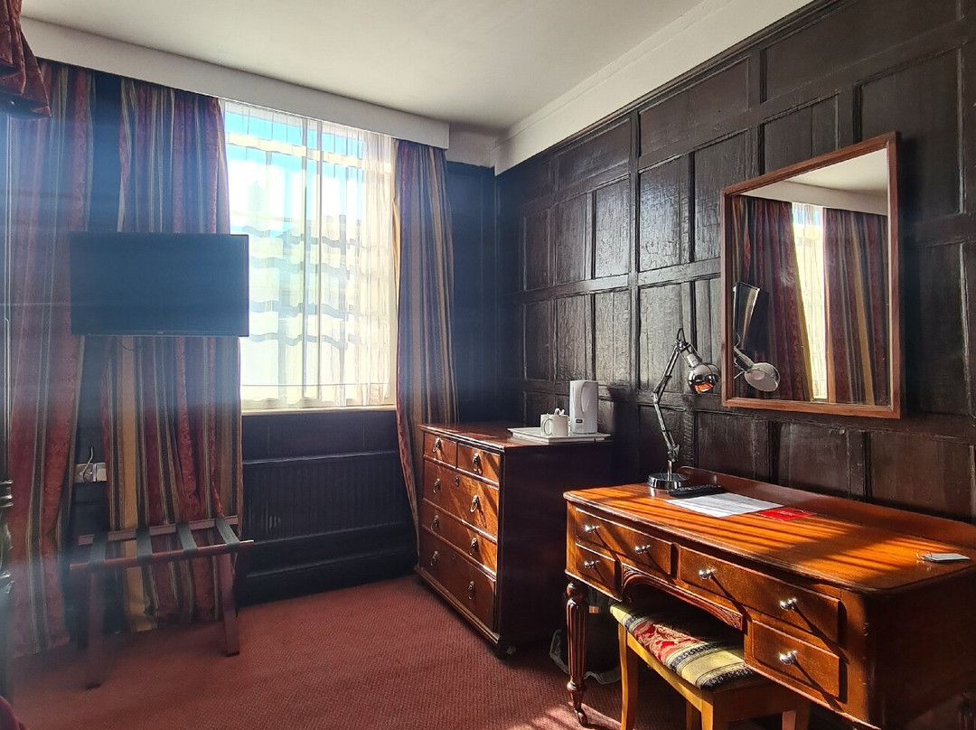 The Rose And Crown Hotel主图