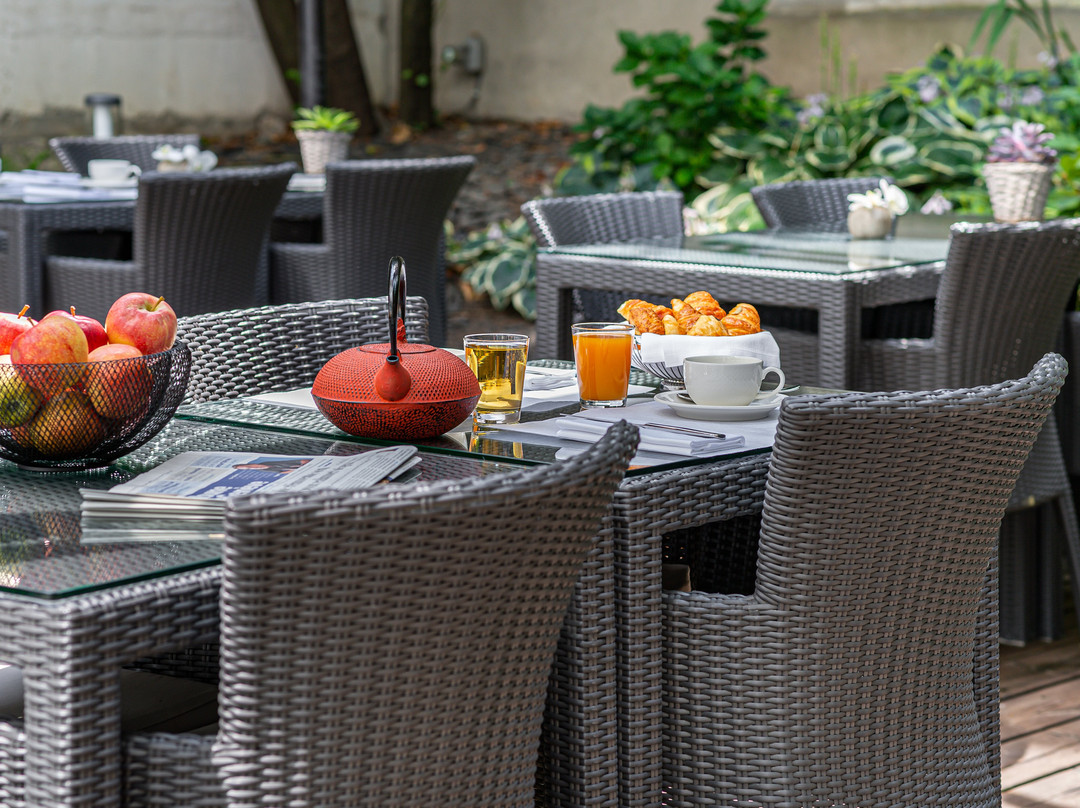 日内瓦碧玉马诺特酒店主图