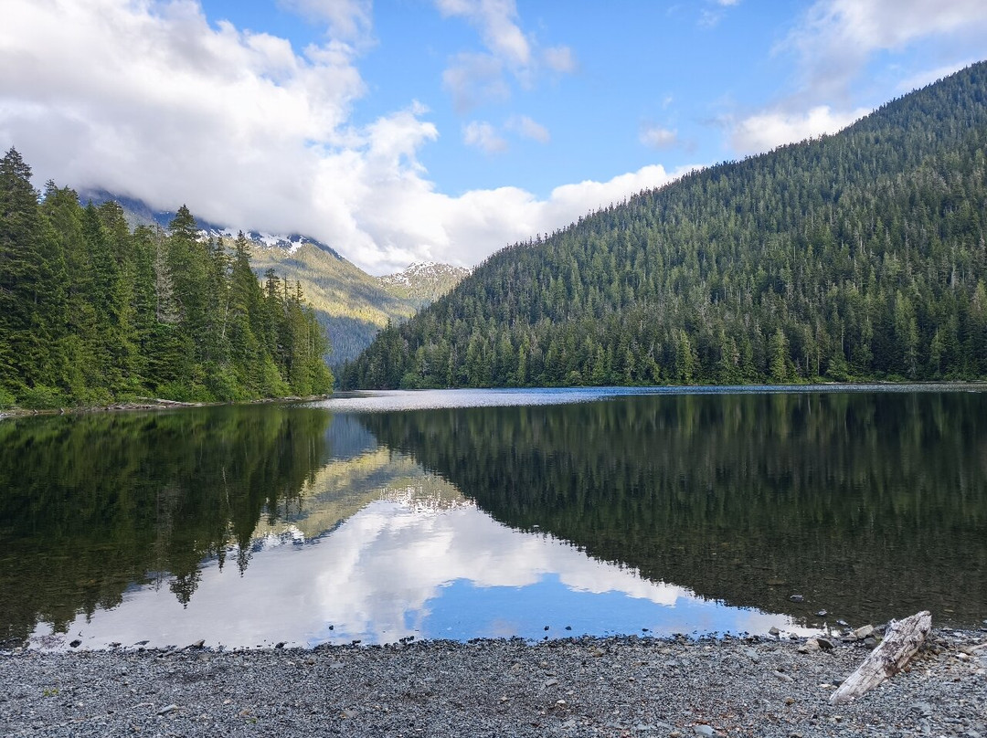 Schoen Lake Provincial Park景点图片