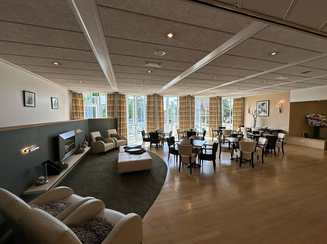 甜蜜英瓦尔酒店主图