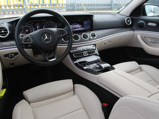 247365EU - Martin's Central European Limousines-布拉格必去景点