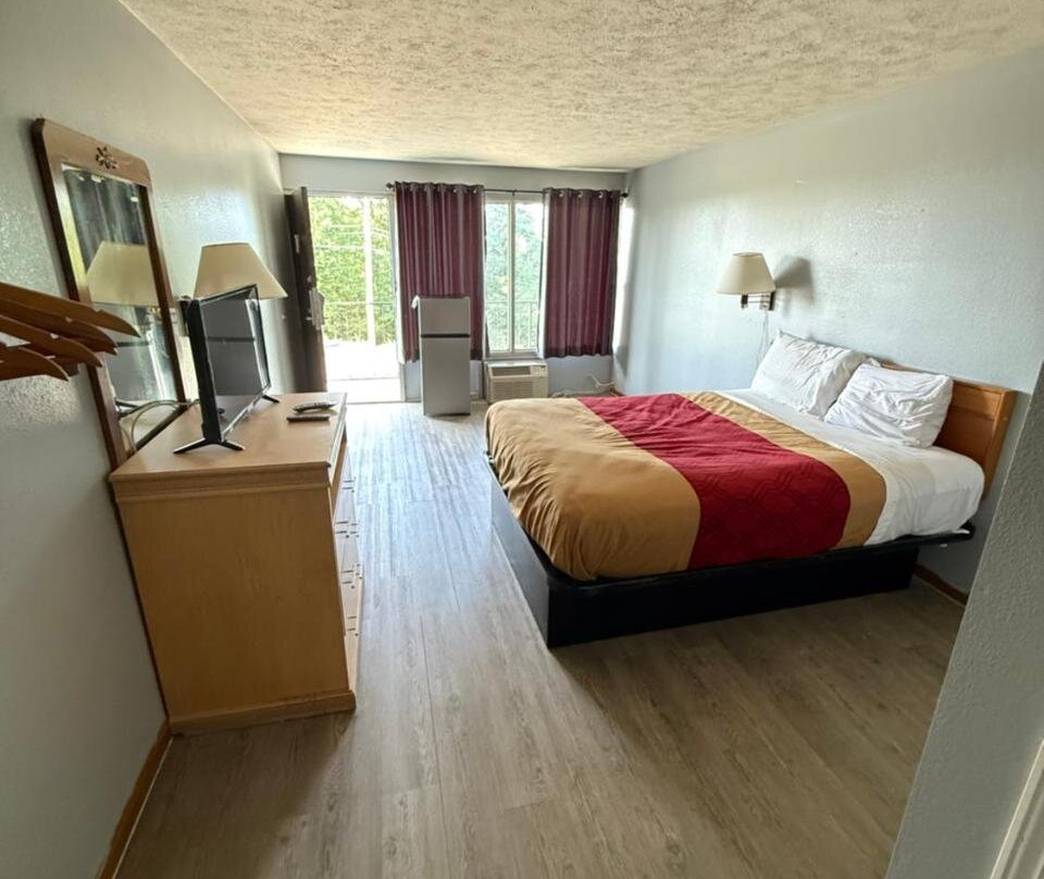 Lakeview Inn by Silver Dollar City