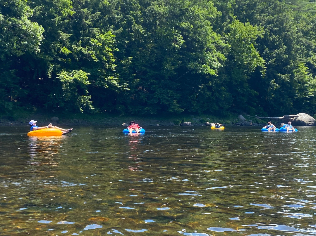 Tubby Tubes River Co.-Lake Luzerne必去景点