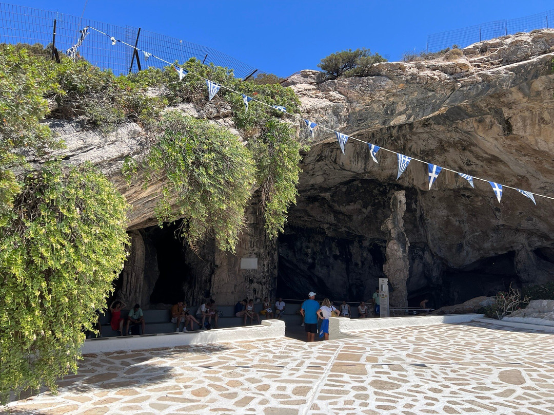 The Cave of Antiparos-Antiparos必去景点