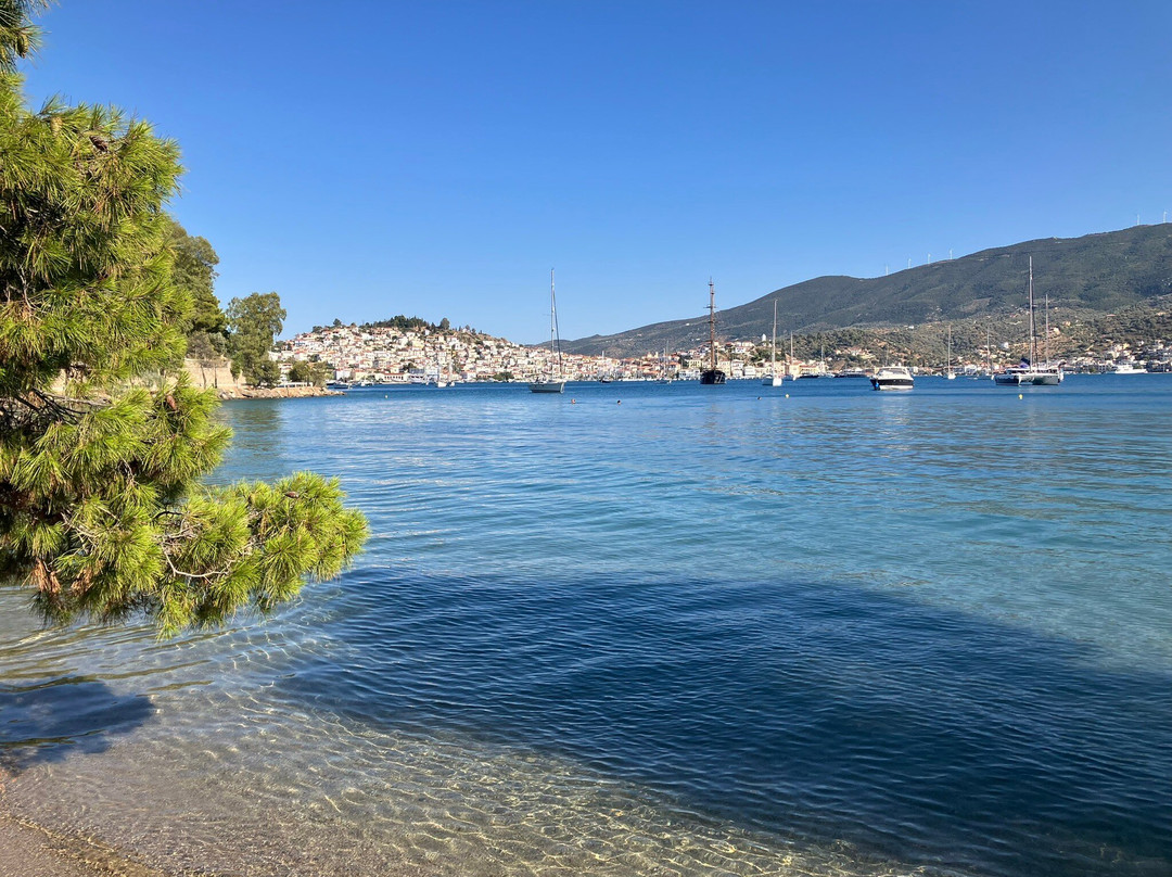 Mikro Neorio Bay-Poros必去景点