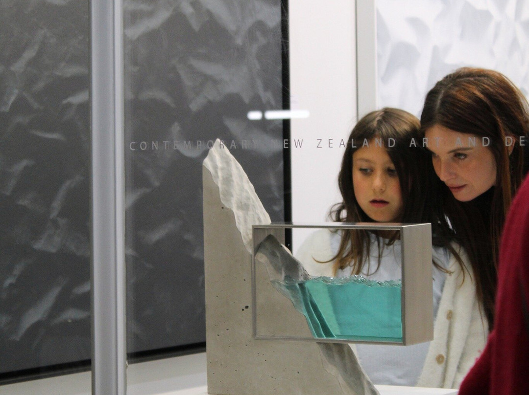 Black Door Gallery-奥克兰中心地区必去景点