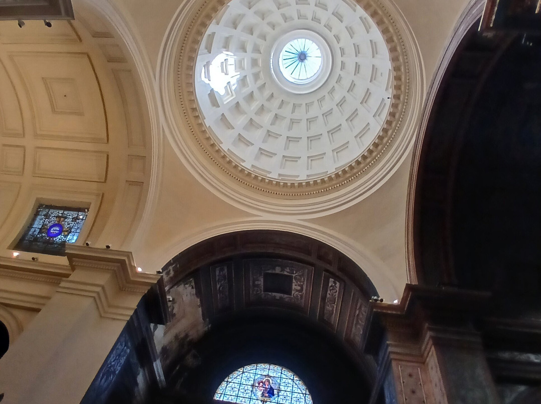 Église Catholique Collégiale Saint-Martin-圣雷米必去景点