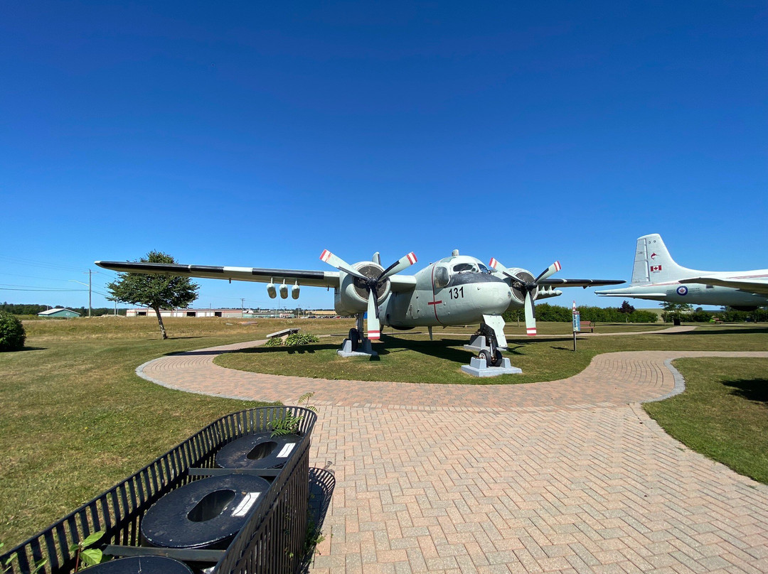 Slemon Park Historical Aircraft Static Display-萨默赛德必去景点